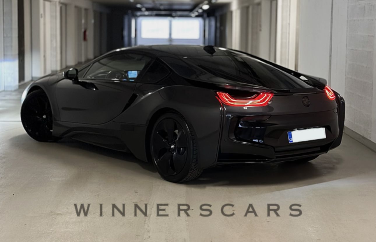 BMW - i8